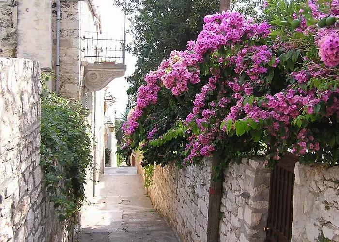 Apartments Mima Hvar