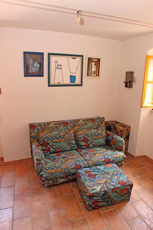 Mima Hvar *