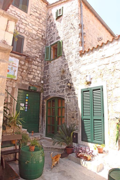 Mima Hvar *